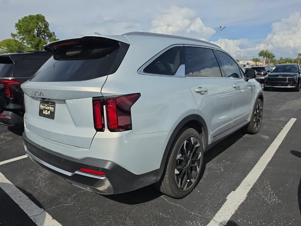 Certified 2026 Kia Sorento EX w/ EX Premium Package FWD image 18