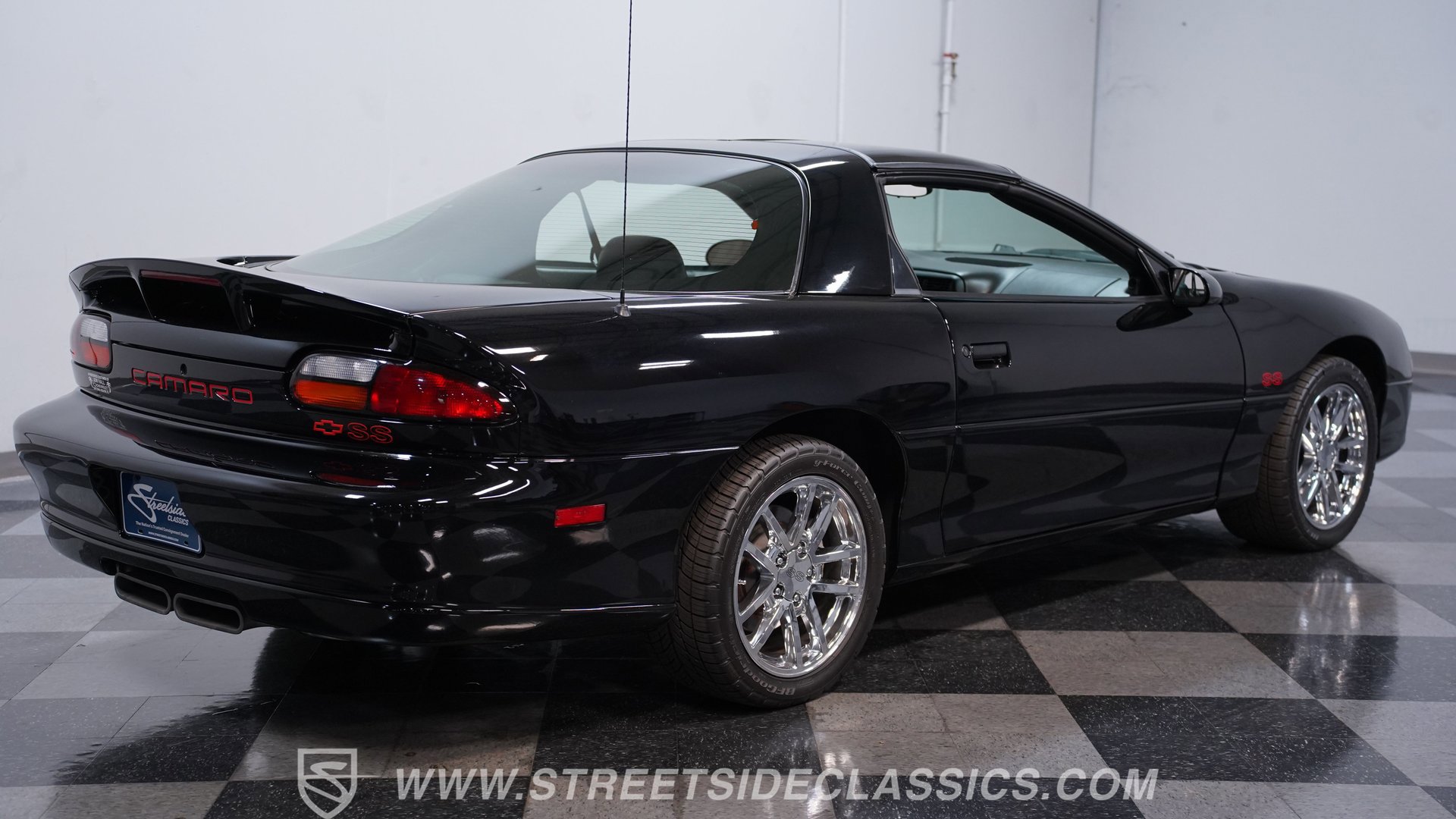 Used 2002 Chevrolet Camaro Z28 w/ SS Performance/Appearance Pkg RWD image 12