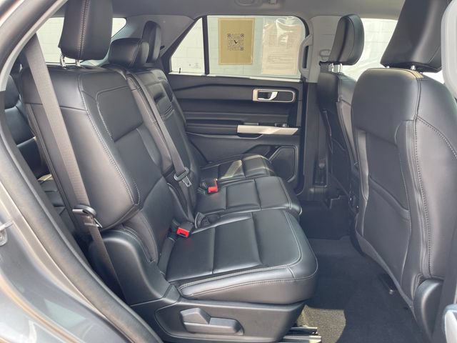 Used 2024 Ford Explorer XLT w/ Equipment Group 202A AWD/4WD image 35