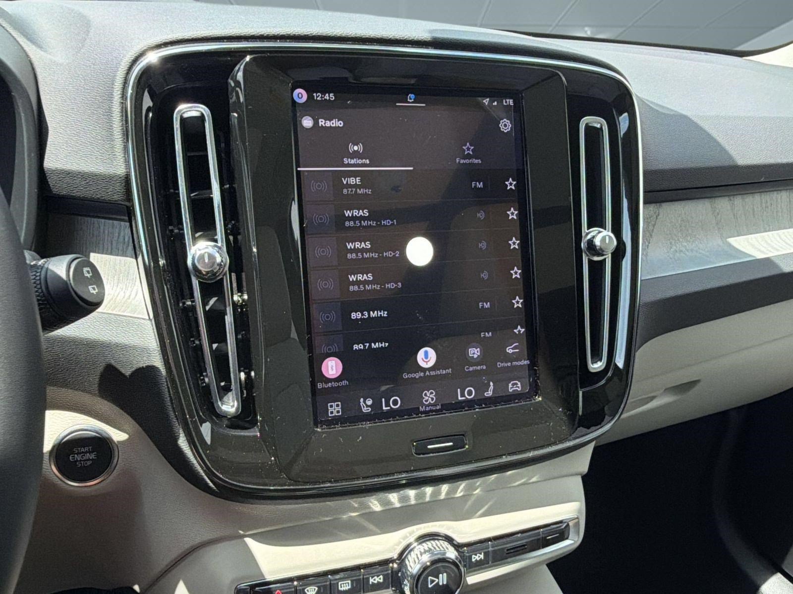 New 2026 Volvo XC40 B4 Plus w/ Climate Package FWD image 20