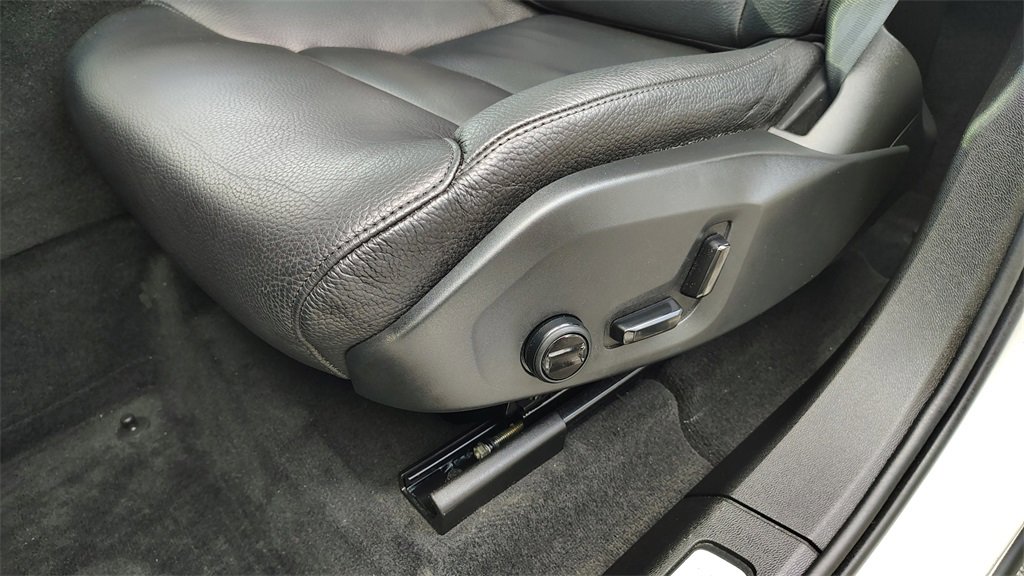 Certified 2024 Volvo XC60 B5 Plus w/ Protection Package Premier image 10