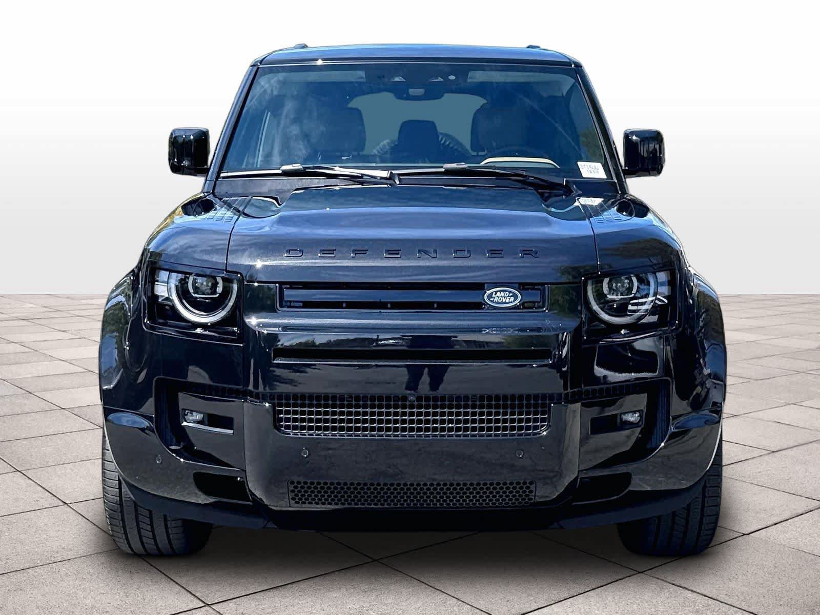 Used 2026 Land Rover Defender 110 X-Dynamic SE AWD/4WD image 3