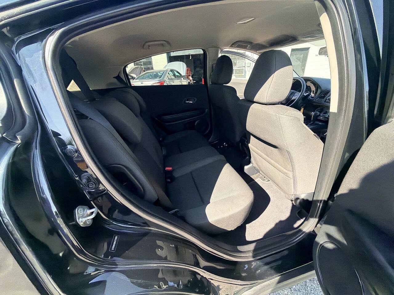 Used 2019 Honda HR-V LX image 57