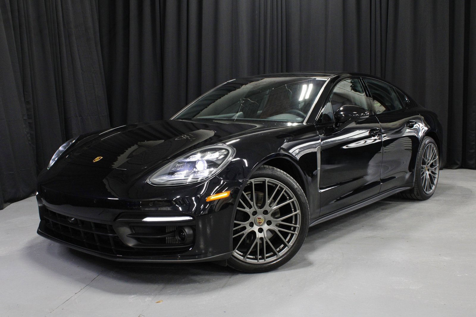 Certified 2022 Porsche Panamera 4 Platinum Edition image 1