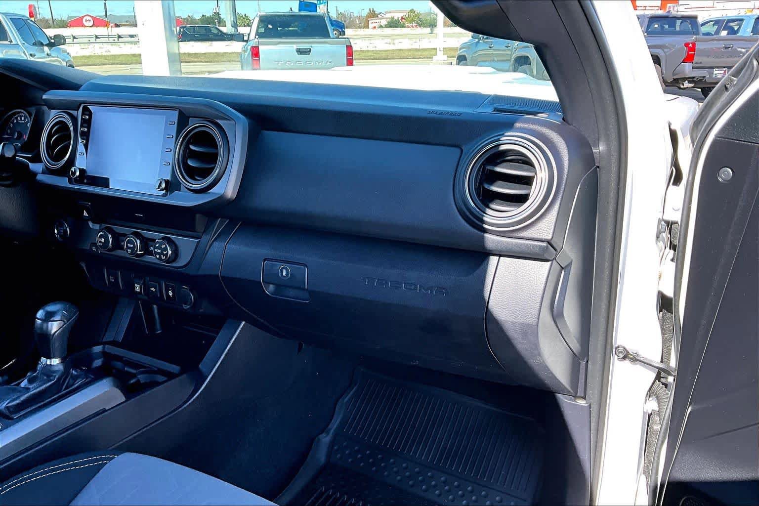 Used 2020 Toyota Tacoma TRD Sport RWD image 19