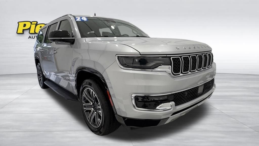 Used 2024 Jeep Wagoneer L Series II w/ Flexible Seating Group AWD/4WD image 9