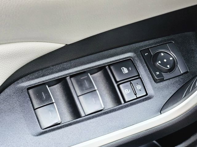 Used 2025 Toyota RAV4 XLE FWD image 21