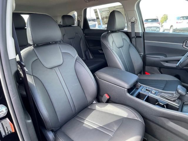 New 2025 Kia Sorento EX image 32
