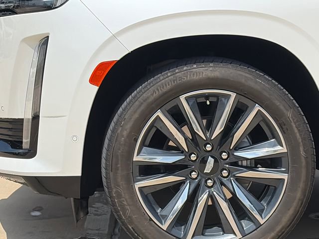 Used 2024 Cadillac Escalade Sport Platinum w/ LPO, ONYX Package image 5