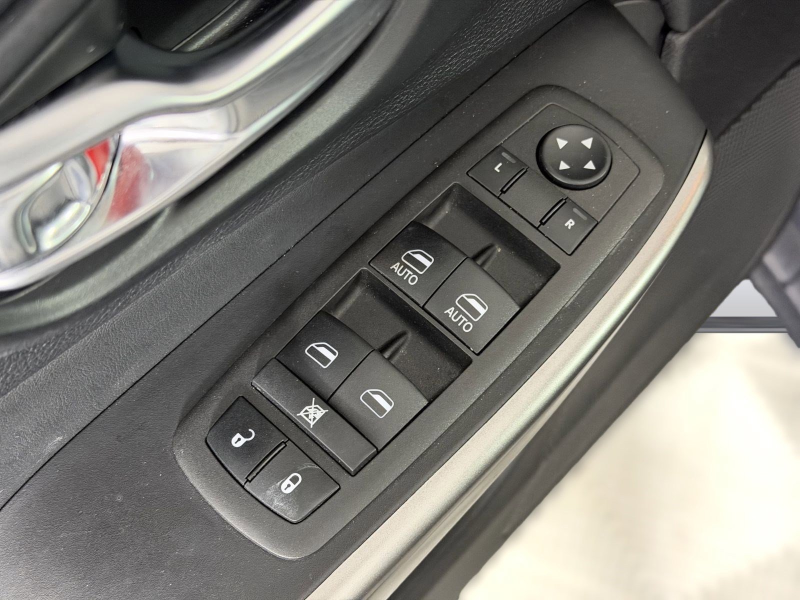 Used 2022 Jeep Cherokee Latitude Lux image 14