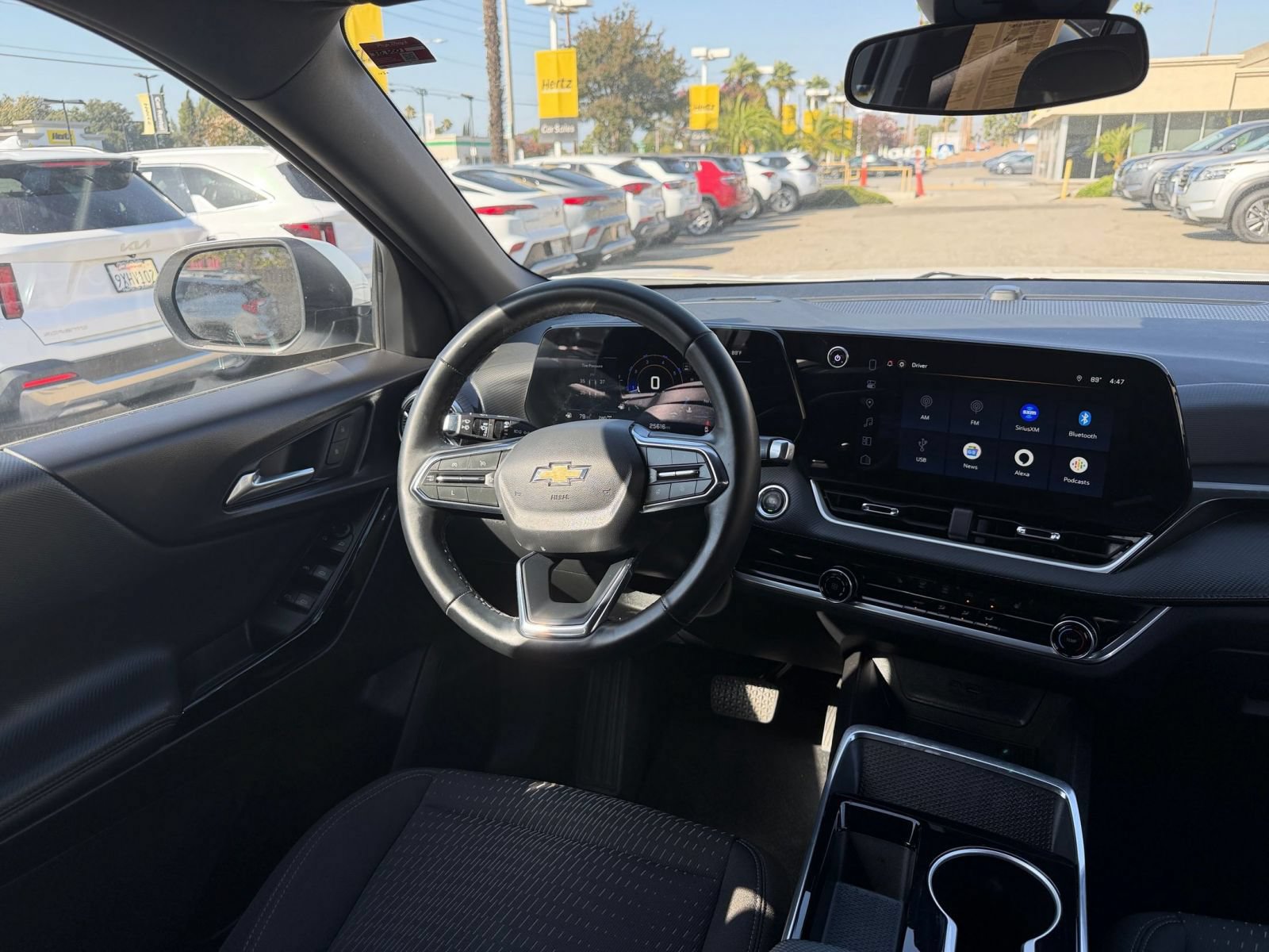 Used 2025 Chevrolet Equinox LT AWD/4WD image 35