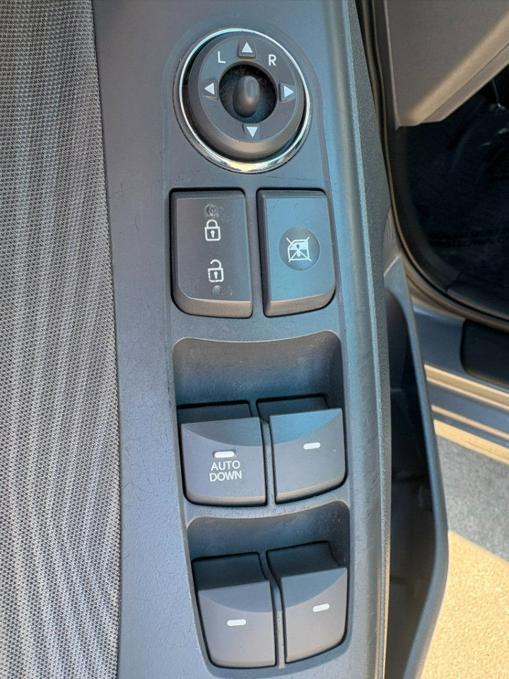 Used 2013 Hyundai Elantra GLS w/ Preferred Pkg image 6
