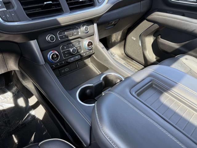 Used 2023 GMC Yukon XL SLT w/ SLT Premium Package AWD/4WD image 30