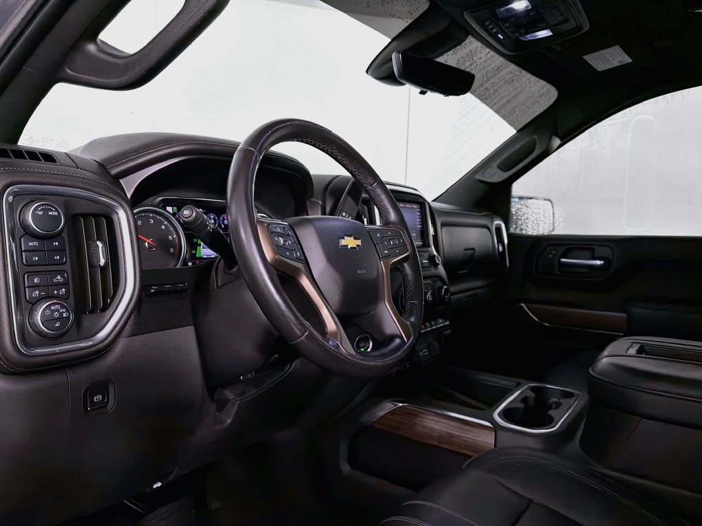 Used 2020 Chevrolet Silverado 1500 High Country w/ Technology Package AWD/4WD image 14