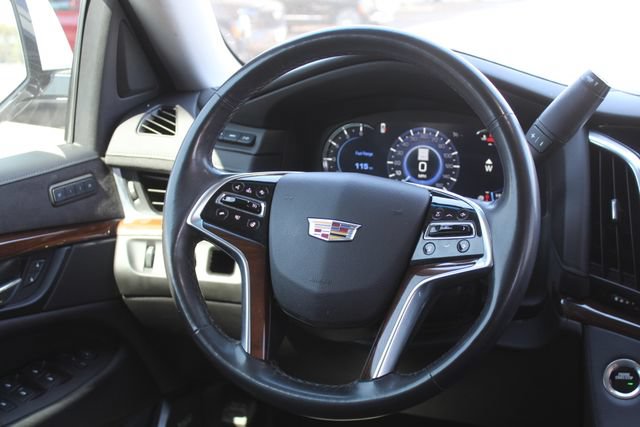 Used 2020 Cadillac Escalade Luxury RWD image 25