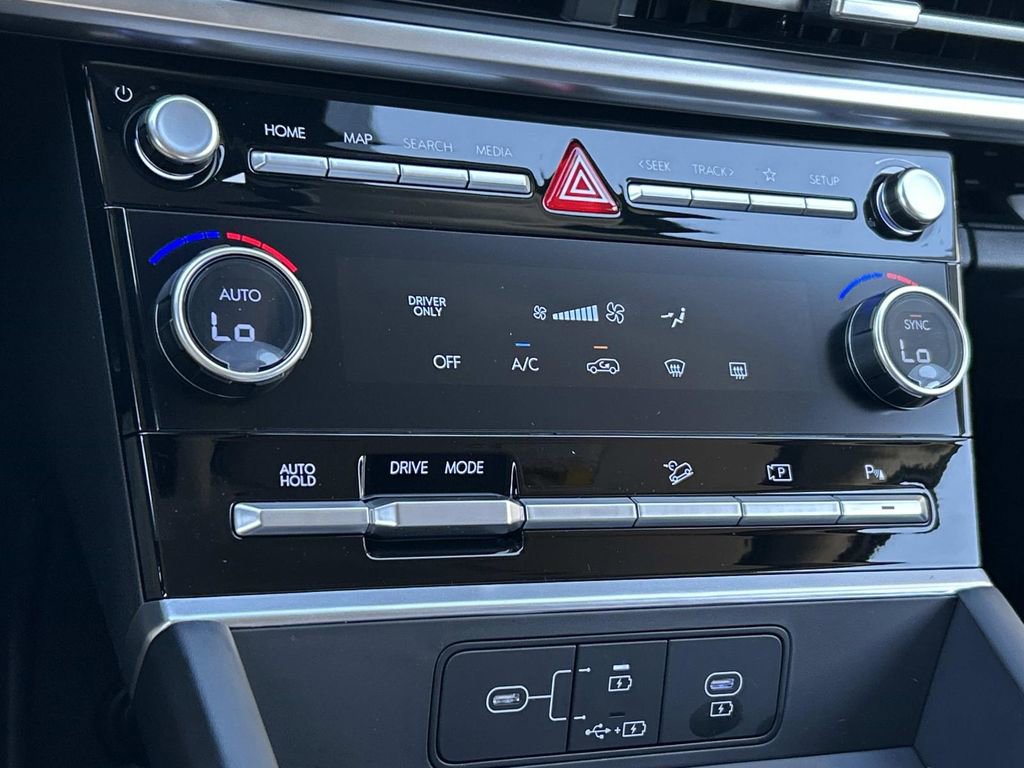 New 2026 Hyundai Santa Fe SE image 32