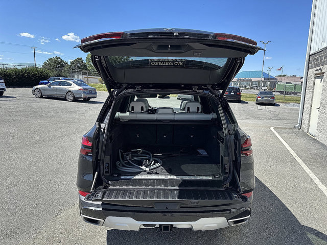 Certified 2025 BMW X5 xDrive50e w/ Climate Comfort Package image 12