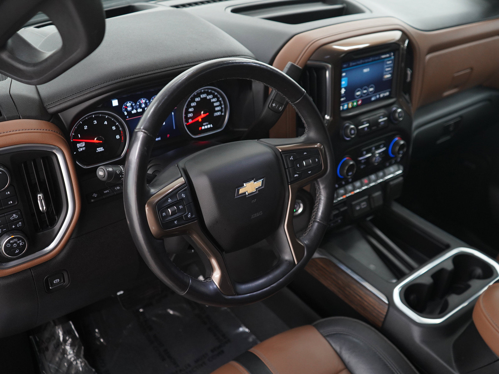Used 2019 Chevrolet Silverado 1500 High Country w/ Technology Package AWD/4WD image 19
