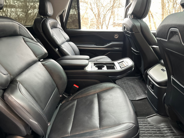 Used 2025 Lincoln Navigator L Reserve image 36