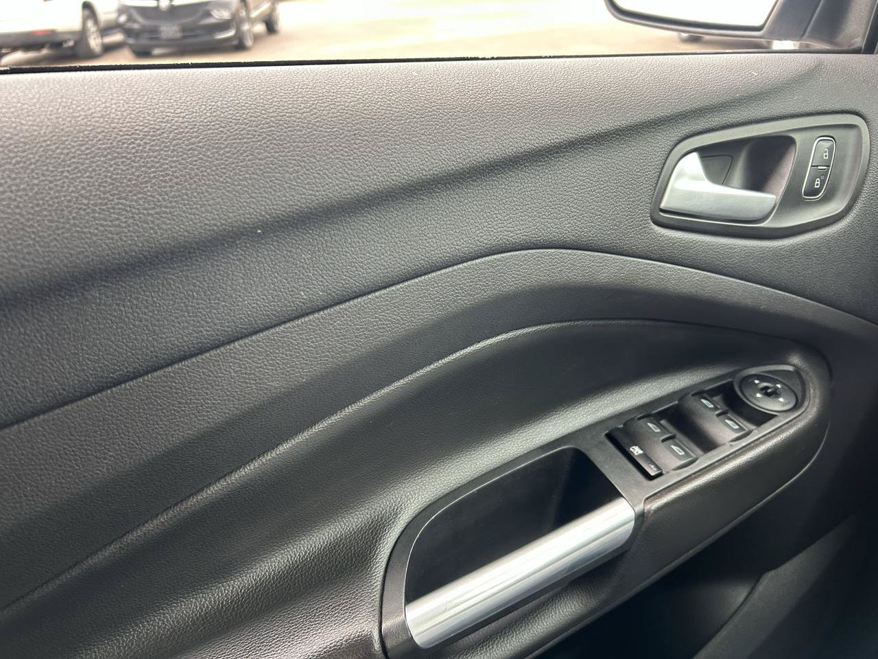 Used 2017 Ford Escape SE FWD image 28