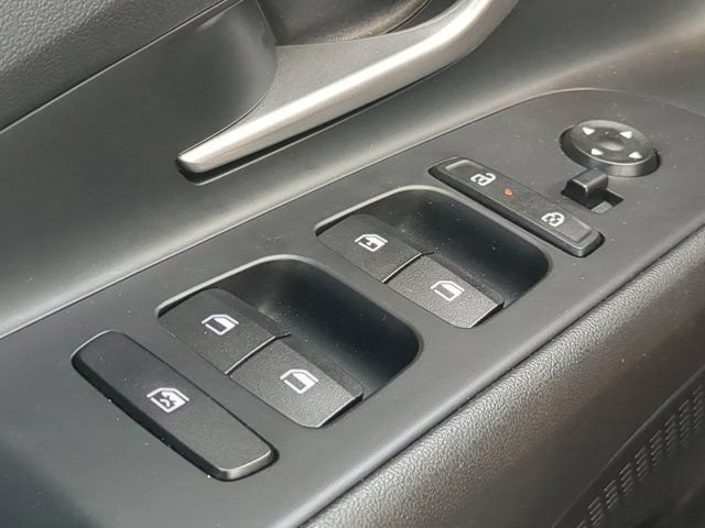 Used 2025 Hyundai Elantra SE FWD image 20