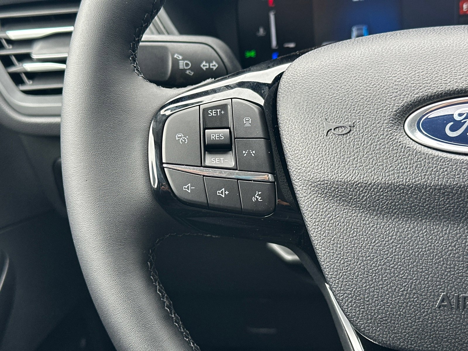 New 2026 Ford Escape SE image 23