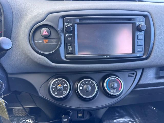 Used 2015 Toyota Yaris L image 11