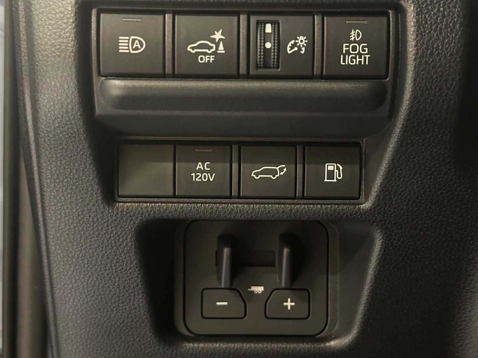 Certified 2025 Toyota Land Cruiser image 19