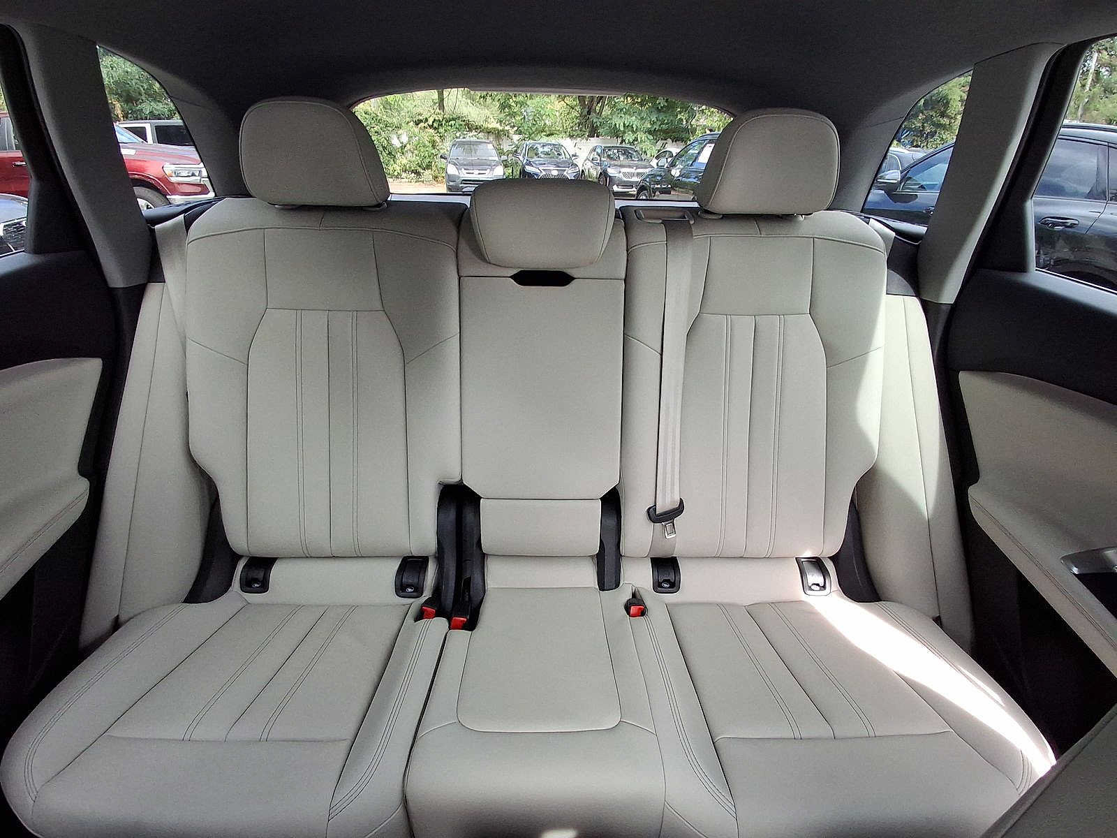 Certified 2025 Audi Q5 Premium w/ Convenience Package AWD/4WD image 13