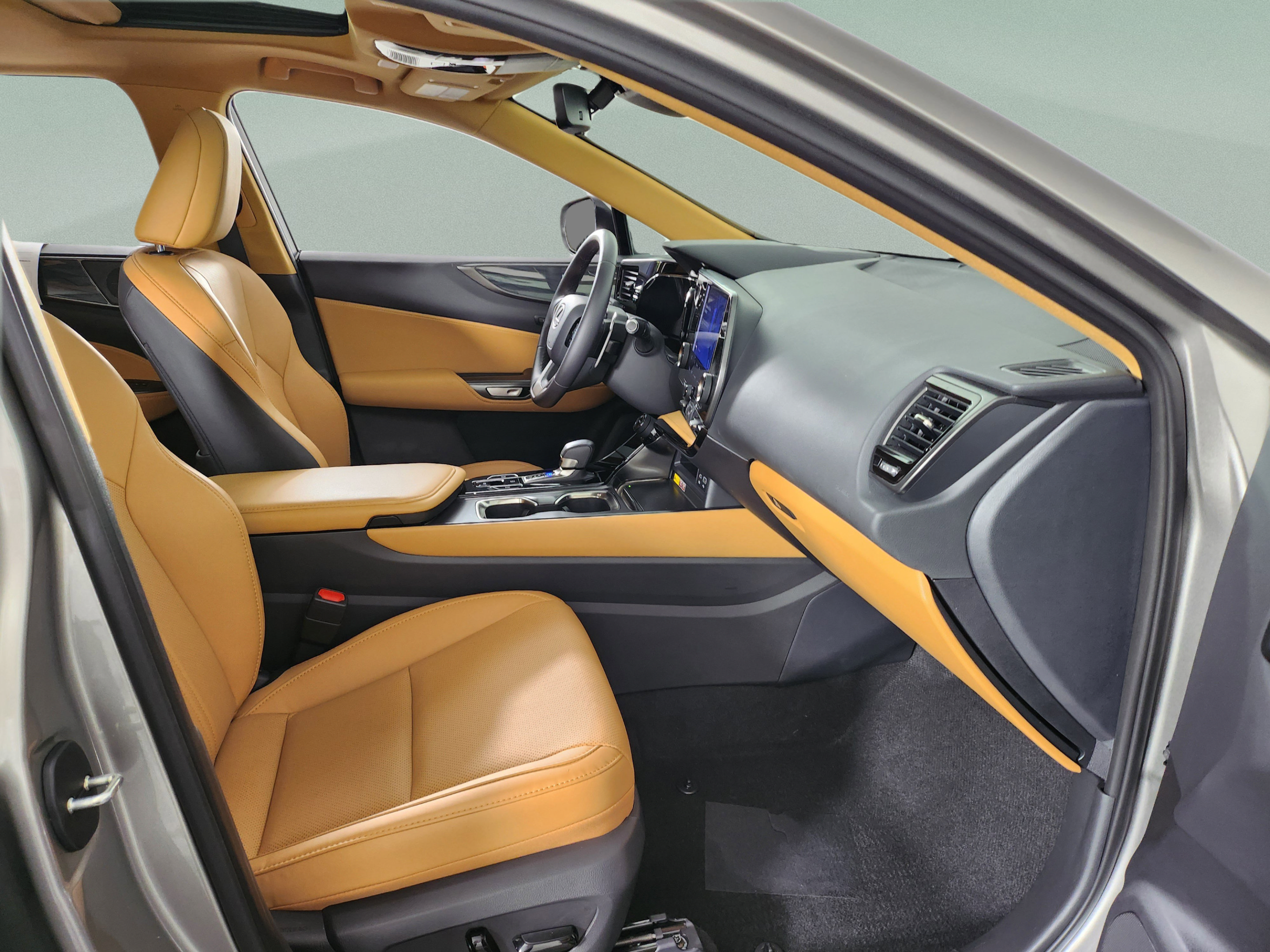 Certified 2025 Lexus NX 250 FWD w/ Towing Package (2000 Lbs) image 28