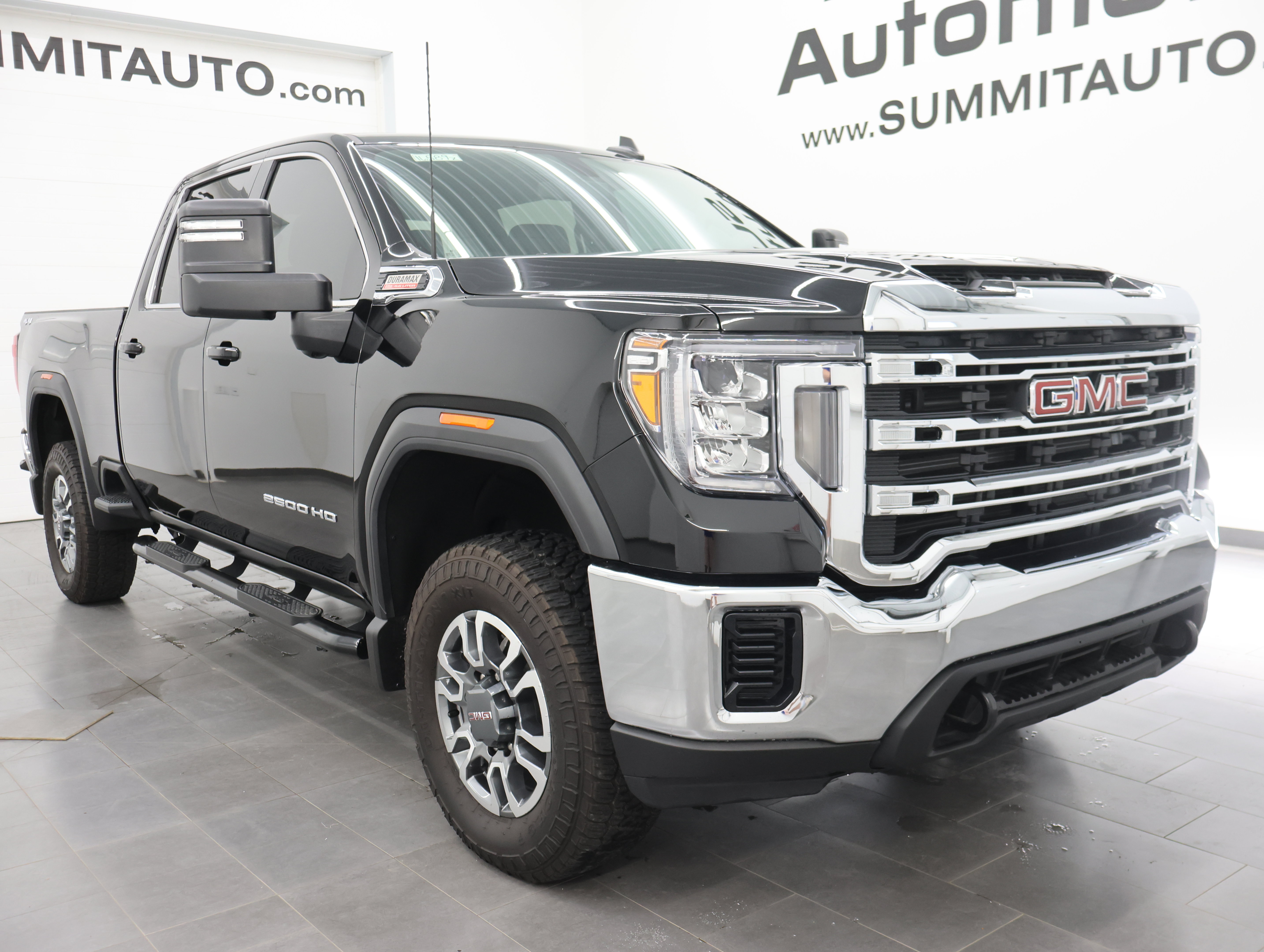 Used 2023 GMC Sierra 2500 SLE AWD/4WD image 2