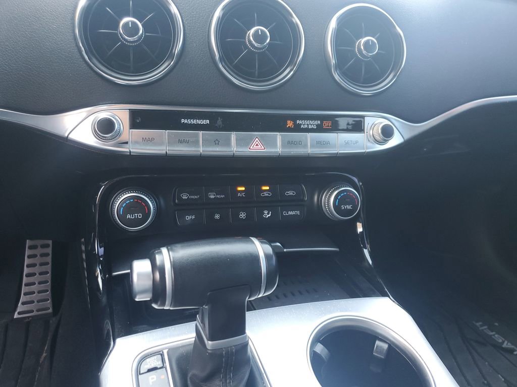 Used 2022 Kia Stinger GT1 image 12