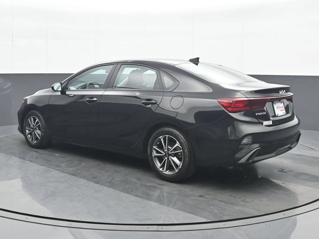 Used 2023 Kia Forte LXS FWD image 4