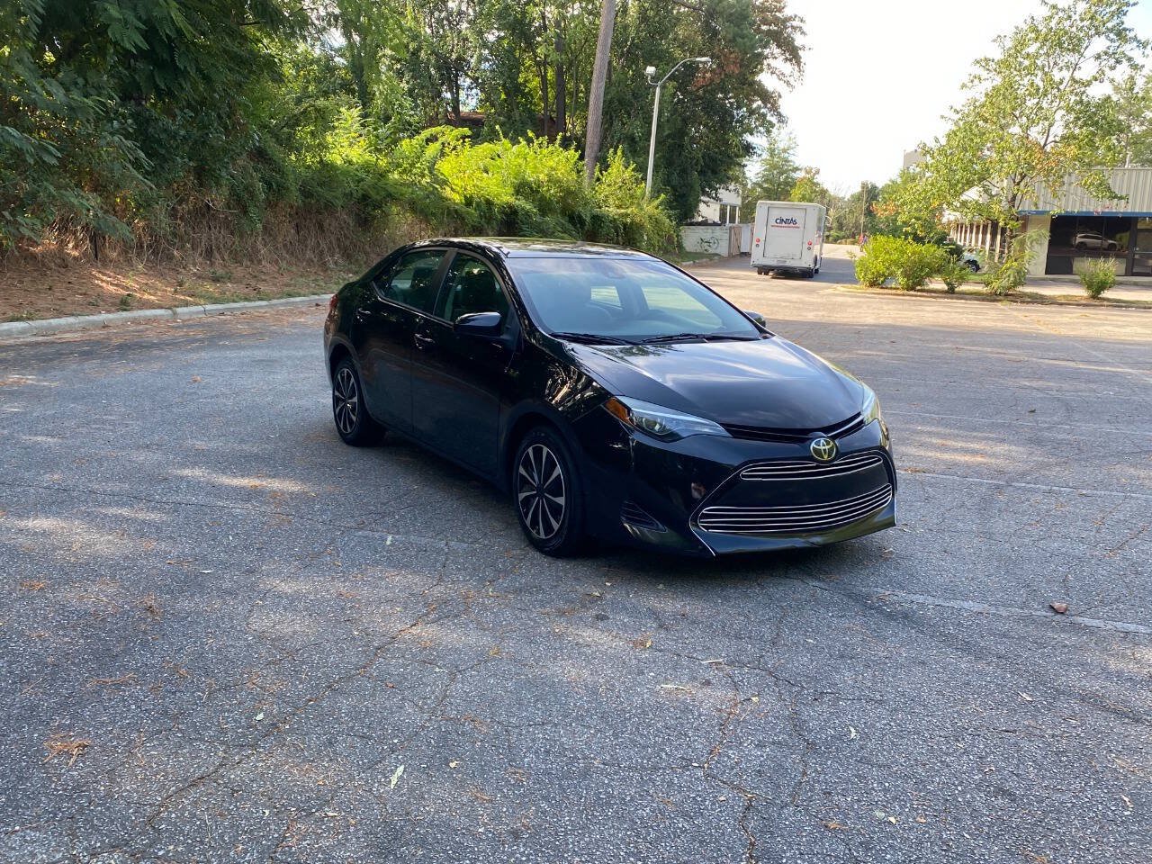 Used 2019 Toyota Corolla LE FWD image 3