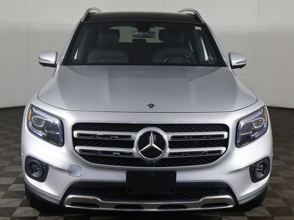 Used 2023 Mercedes-Benz GLB 250 4MATIC w/ Premium Package image 9