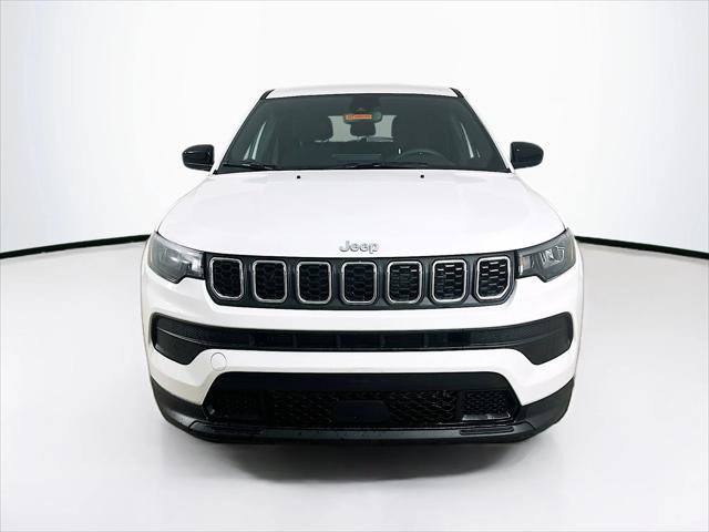 Certified 2024 Jeep Compass Sport AWD/4WD image 2