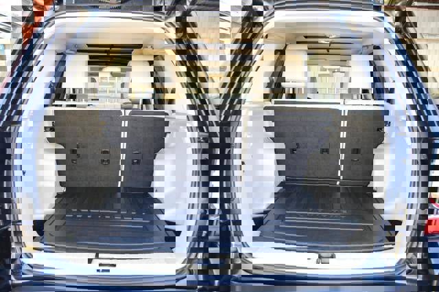 Used 2013 Land Rover LR2 HSE image 39