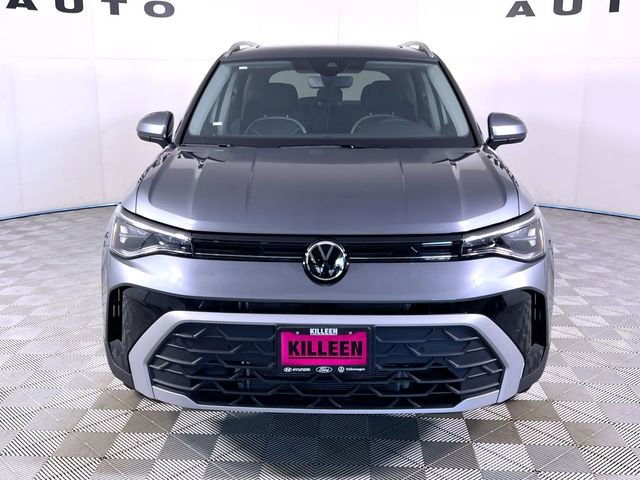 Used 2025 Volkswagen Taos SE image 2