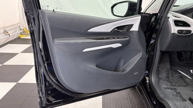 Used 2017 Chevrolet Bolt Premier w/ Driver Confidence II Package FWD image 13