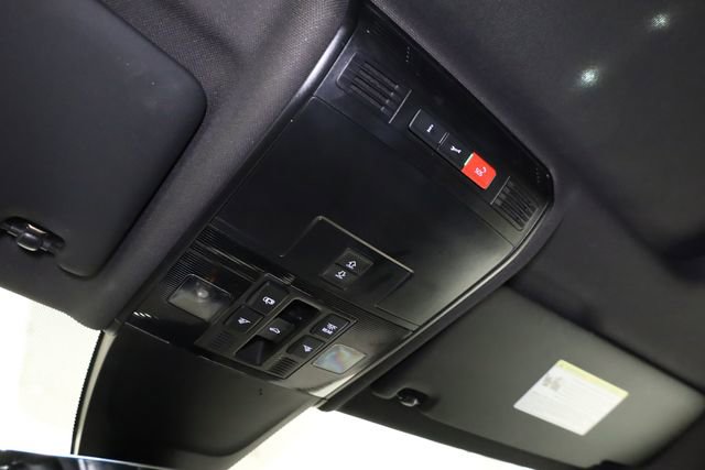 Used 2023 Volkswagen Tiguan SE R-Line image 27