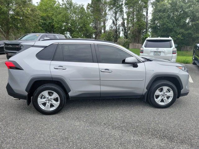 Used 2020 Toyota RAV4 XLE w/ Convenience Package AWD/4WD image 9