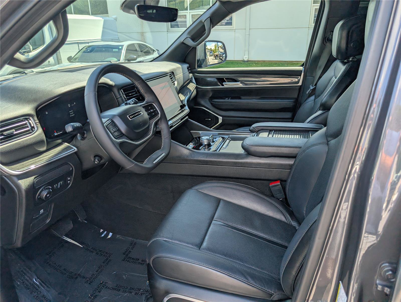 Used 2022 Jeep Wagoneer Series III AWD/4WD image 16