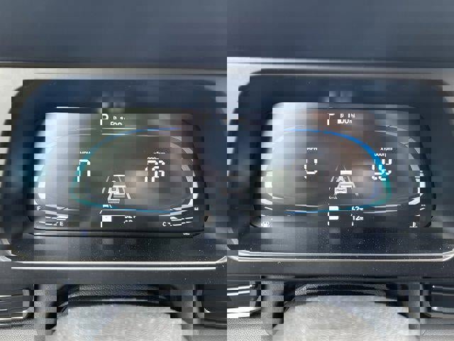 Used 2025 Hyundai Elantra Sport image 48