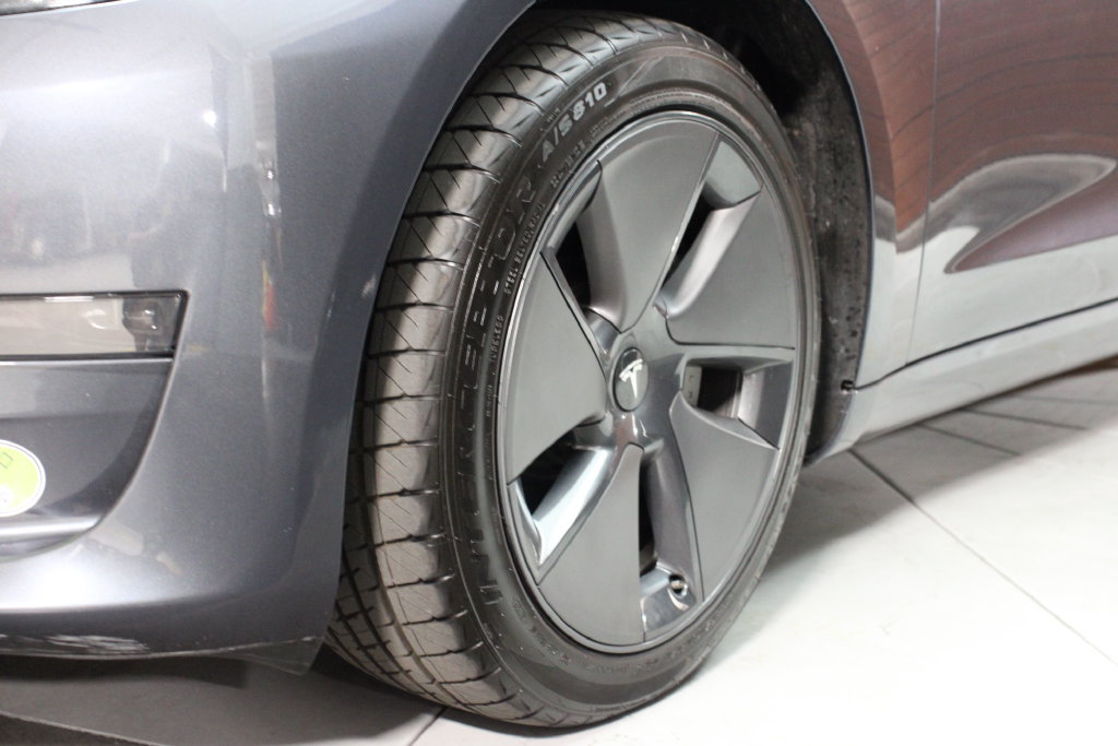 Used 2023 Tesla Model 3 Standard Range RWD image 4