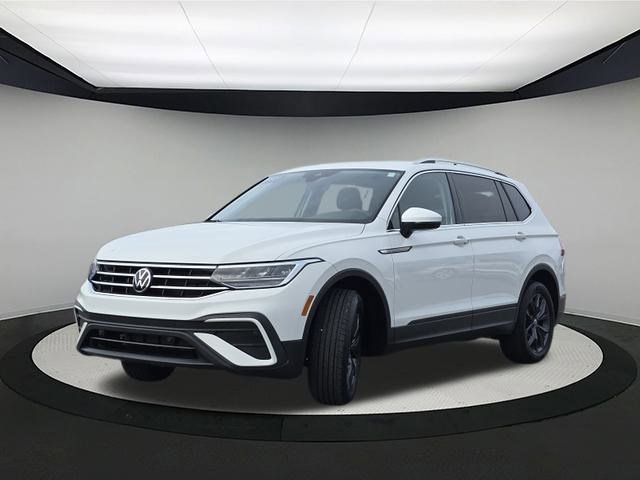 Certified 2022 Volkswagen Tiguan SE image 3