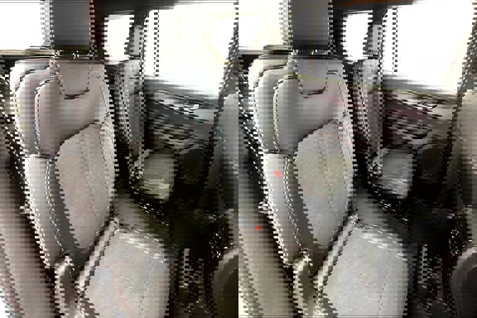 New 2025 Jeep Grand Cherokee L Altitude image 10