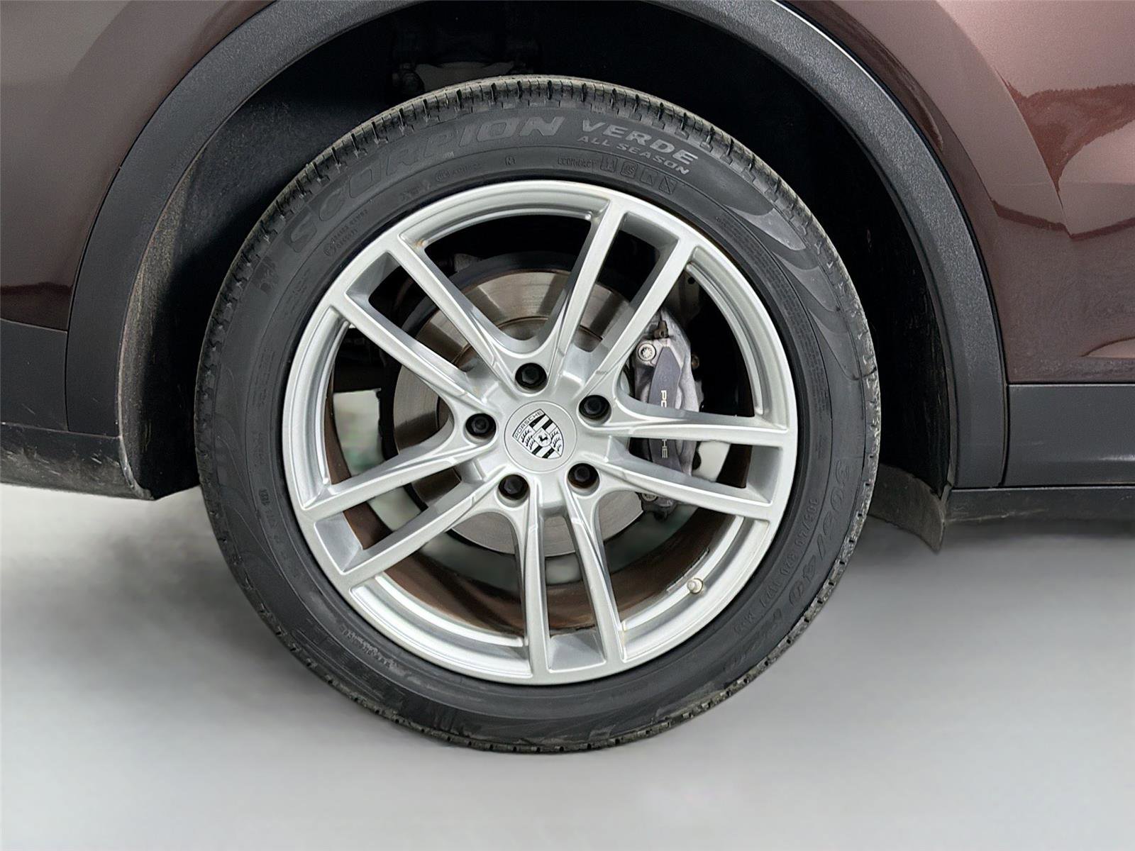Certified 2022 Porsche Cayenne GTS AWD/4WD image 13