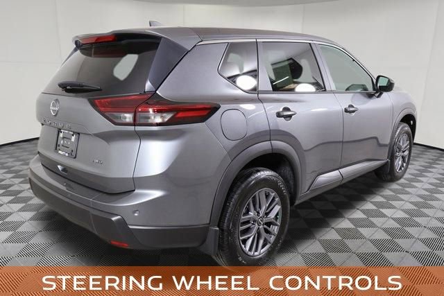 Used 2025 Nissan Rogue S image 6