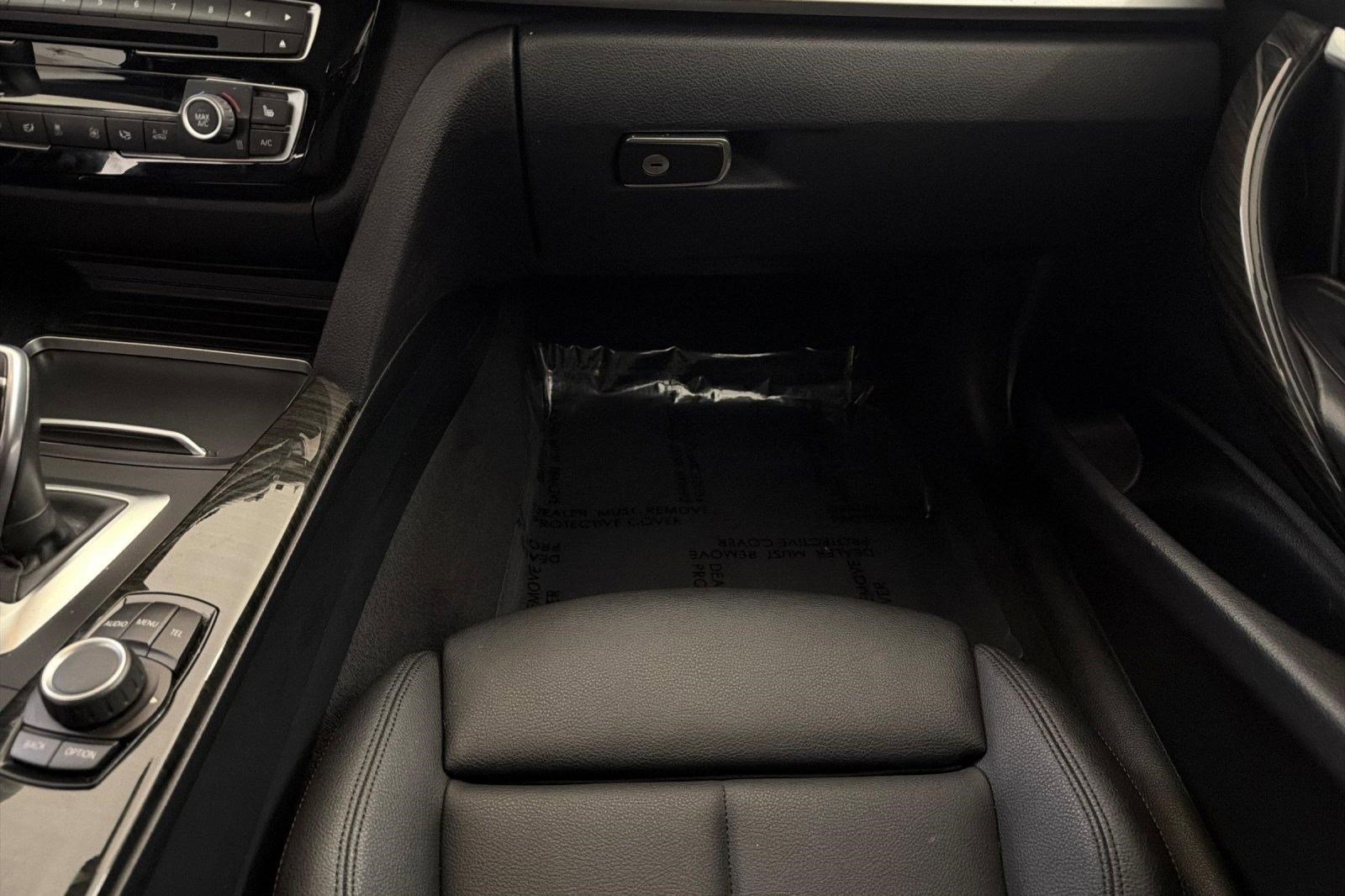 Used 2016 BMW 328i Sedan RWD image 29