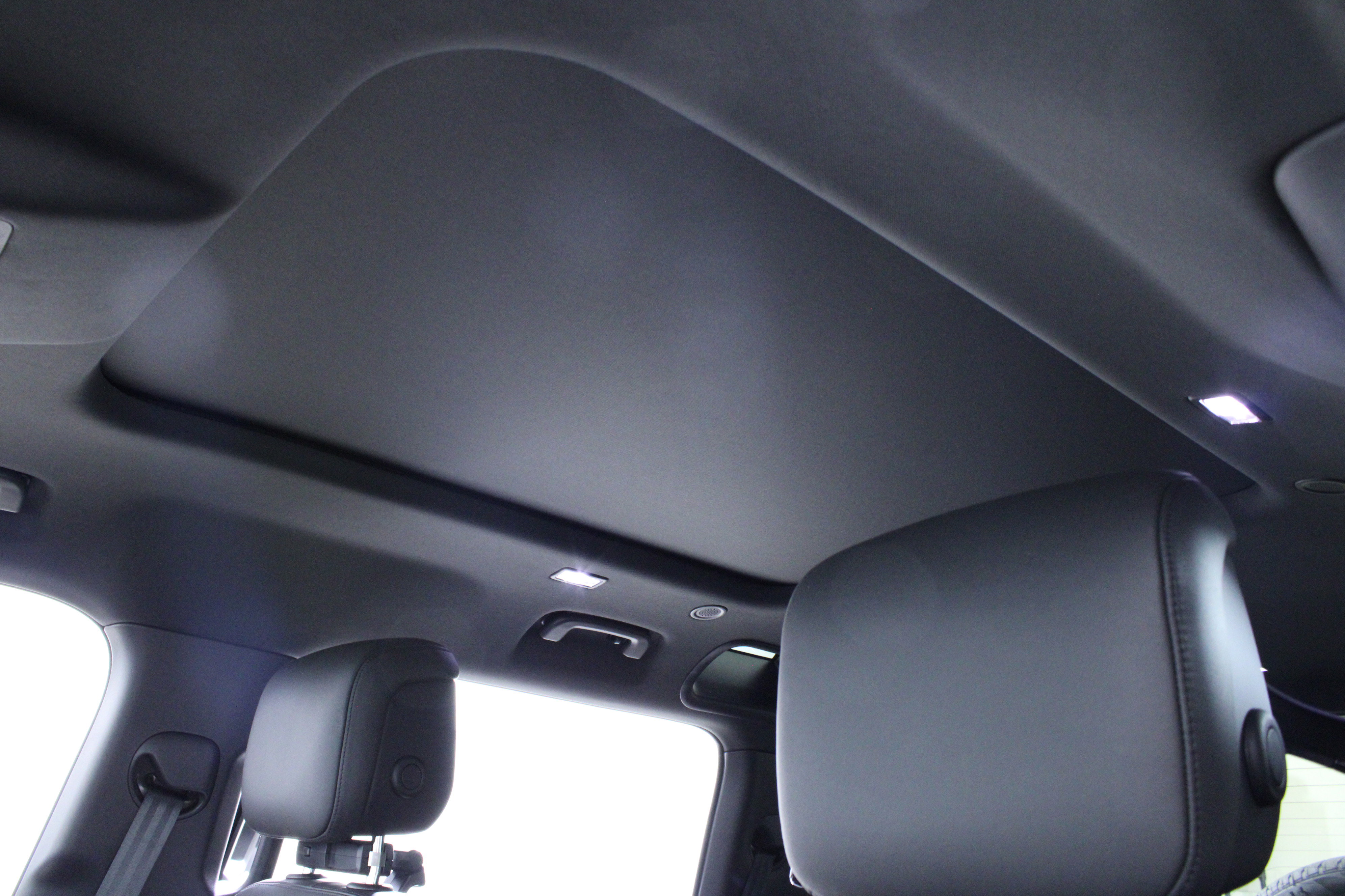 New 2026 Land Rover Defender 110 S image 23